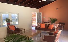 La Casa Feliz
